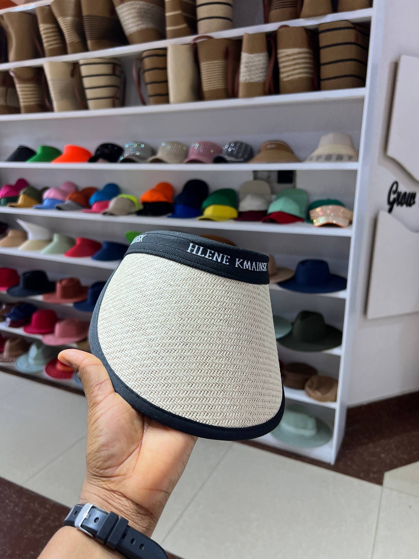 HLENE KMAINSK HALF CAP
