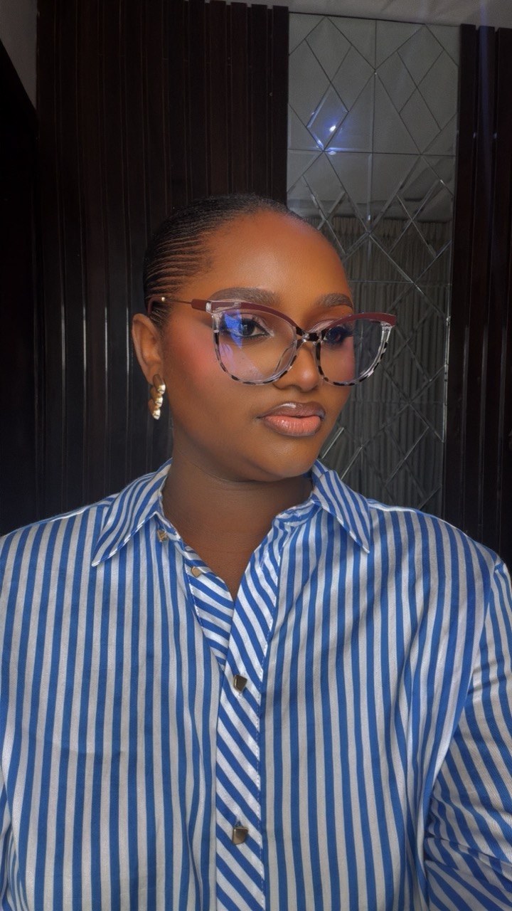 Glasses 908 - Photochromic and anti blue light lens , spring hinge handle , very strong for prescription and fashion