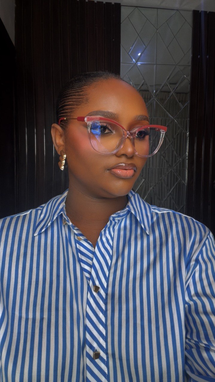 Glasses 908 - Photochromic and anti blue light lens , spring hinge handle , very strong for prescription and fashion