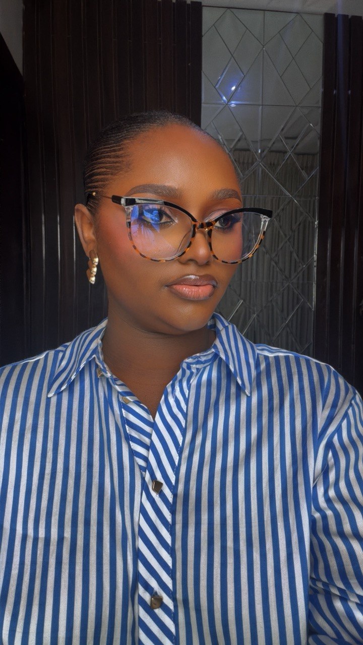 Glasses 908 - Photochromic and anti blue light lens , spring hinge handle , very strong for prescription and fashion