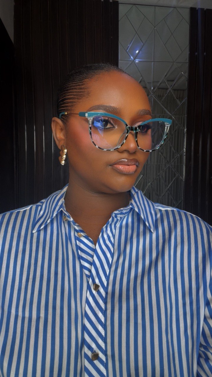 Glasses 908 - Photochromic and anti blue light lens , spring hinge handle , very strong for prescription and fashion
