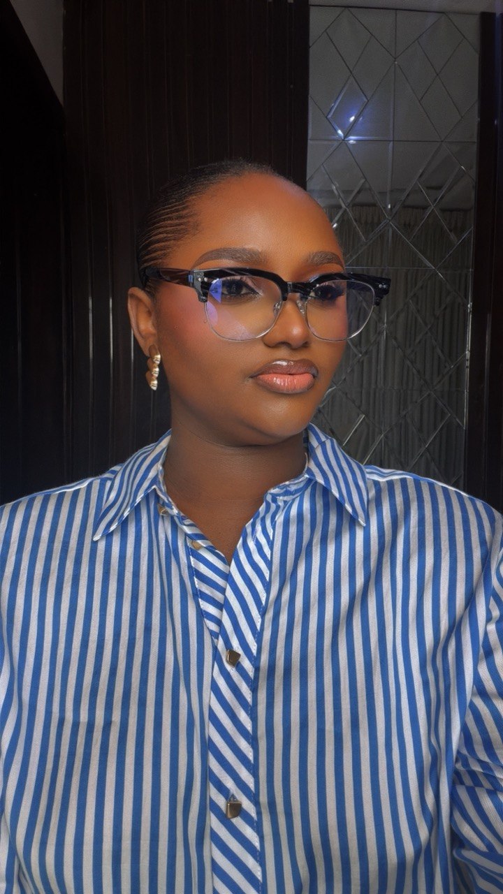 Glasses 902- Photochromic and anti blue light lens , spring hinge handle , very strong for prescription and fashion
