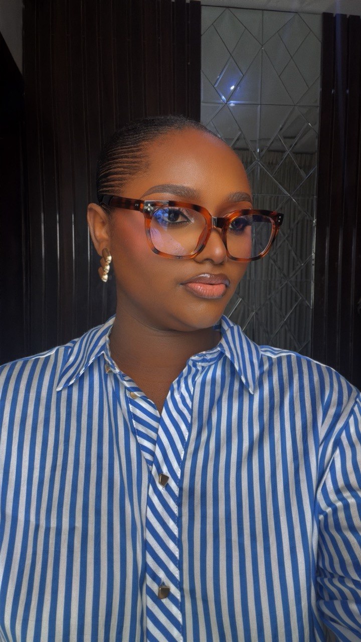 Glasses 900 - Photochromic and anti blue light lens , spring hinge handle , very strong for prescription and fashion