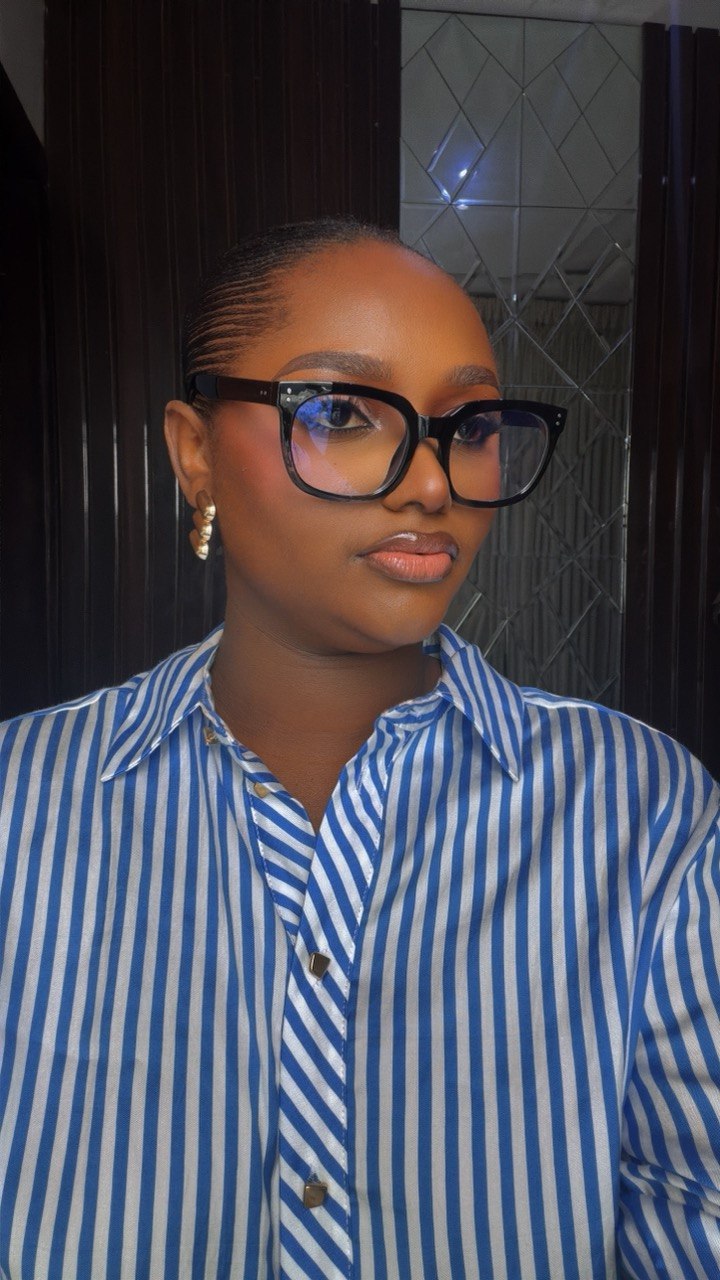 Glasses 900 - Photochromic and anti blue light lens , spring hinge handle , very strong for prescription and fashion