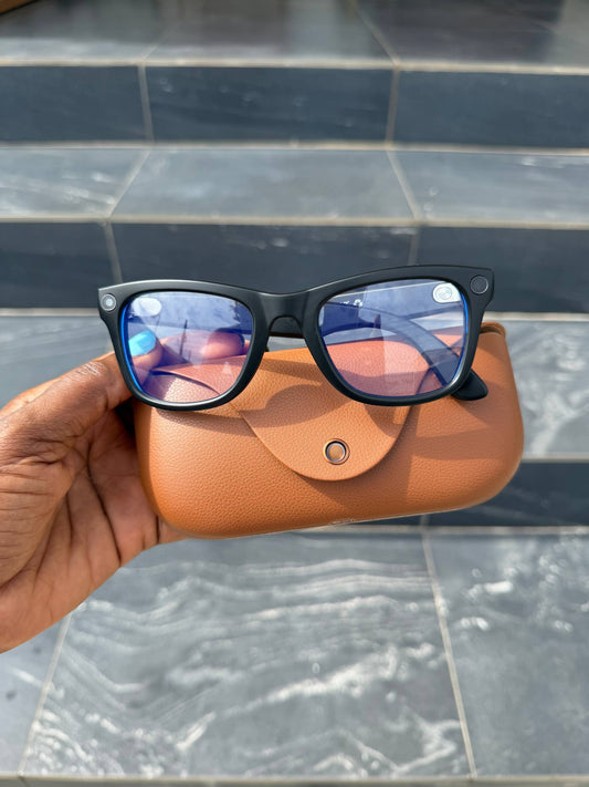 UNISEX SMART GLASSES WITH CHARGING CASE, HAS CAMERA AND TWO EXTRA LENS (MUSIC+CALLS+BLUE LIGHT FILTERING LENS)