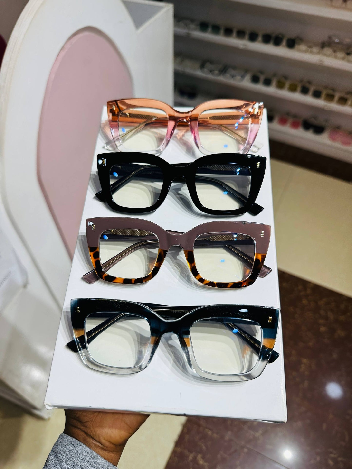 GLASSES 843 (BLUE LIGHT BLOCKING AND PHOTOCHROMIC GLASSES)