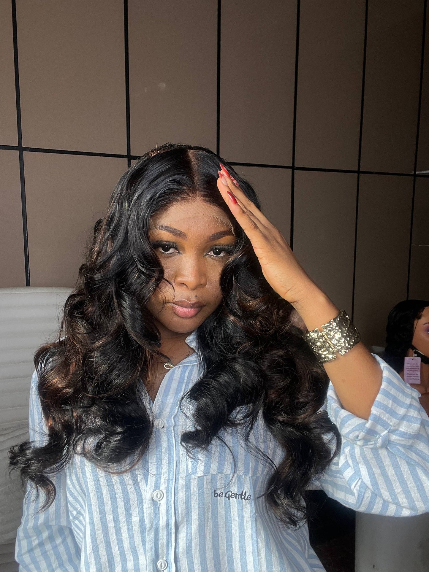 20 INCHES 5 BY 5 HD LACE  WAVY WIG BEAUTY ( 138 -HD PREORDER)