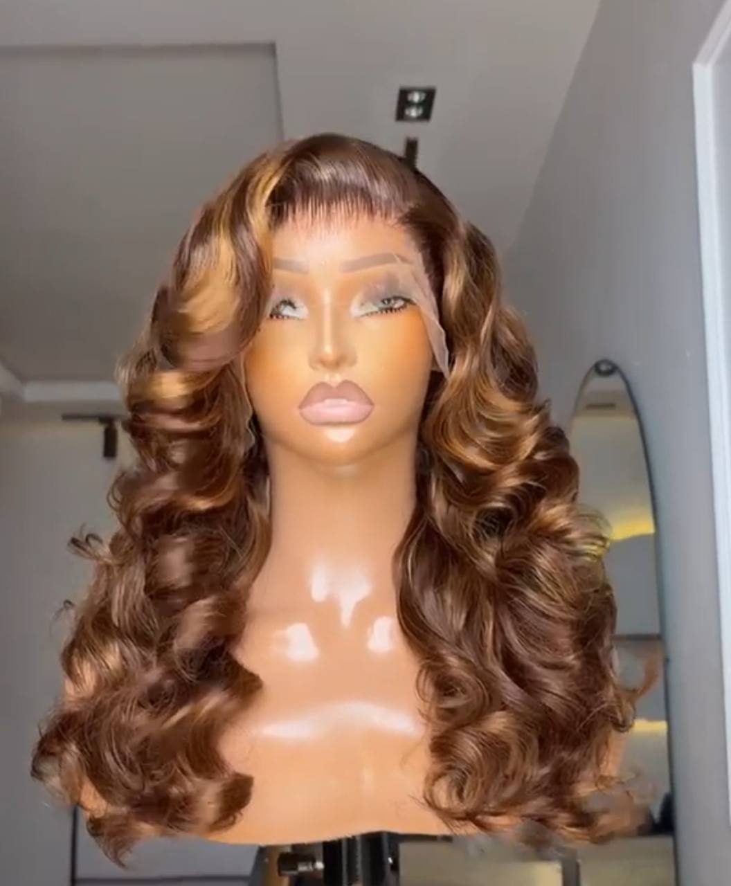 18 INCHES MULTIPLE DONOR FULL FRONTAL WAVY WIG PEACE (157-GG AVAILABLE)