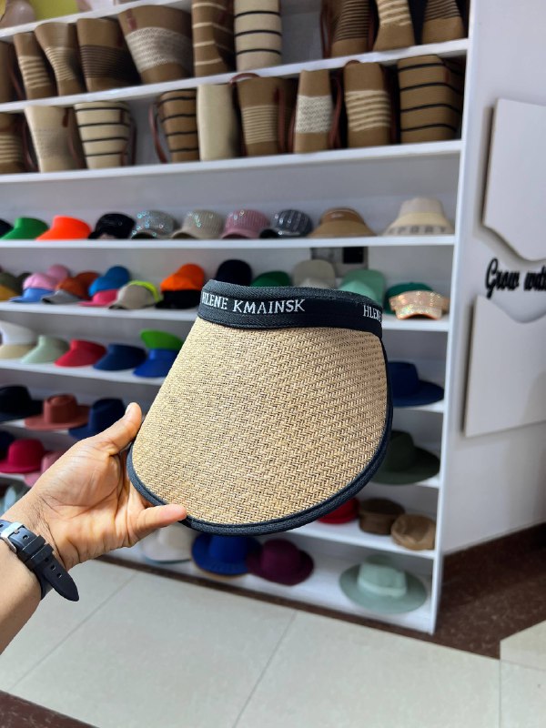 HLENE KMAINSK HALF CAP