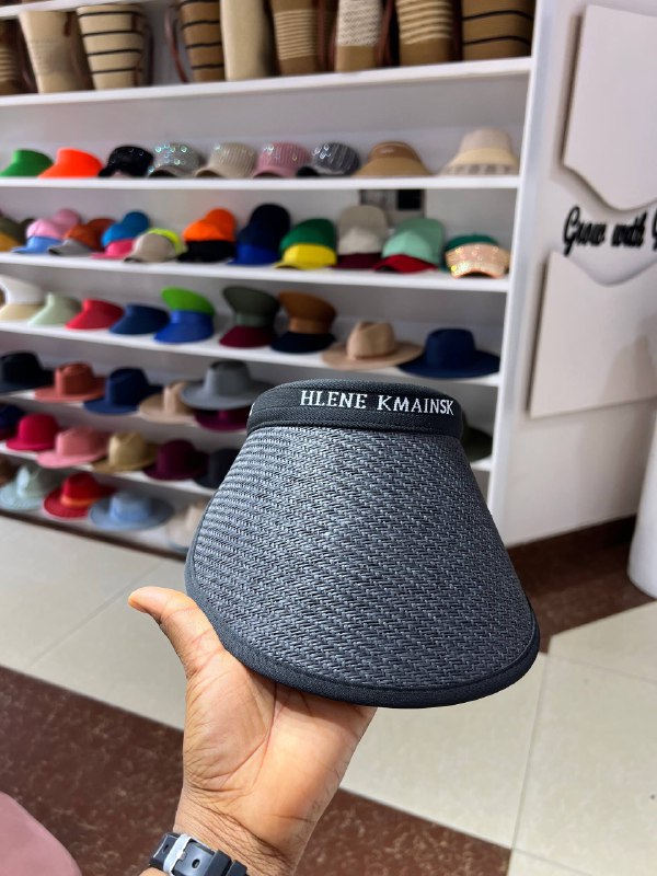 HLENE KMAINSK HALF CAP