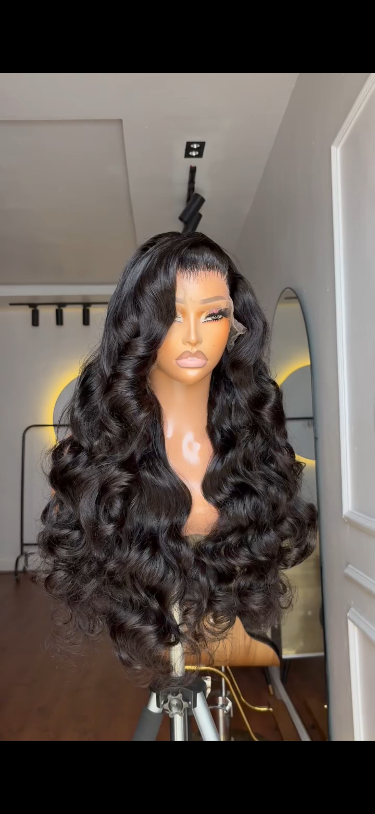 26 INCHES FULL FRONTAL HD LACE  WAVY WIG WEALTH (146 -HD AVAILABLE )