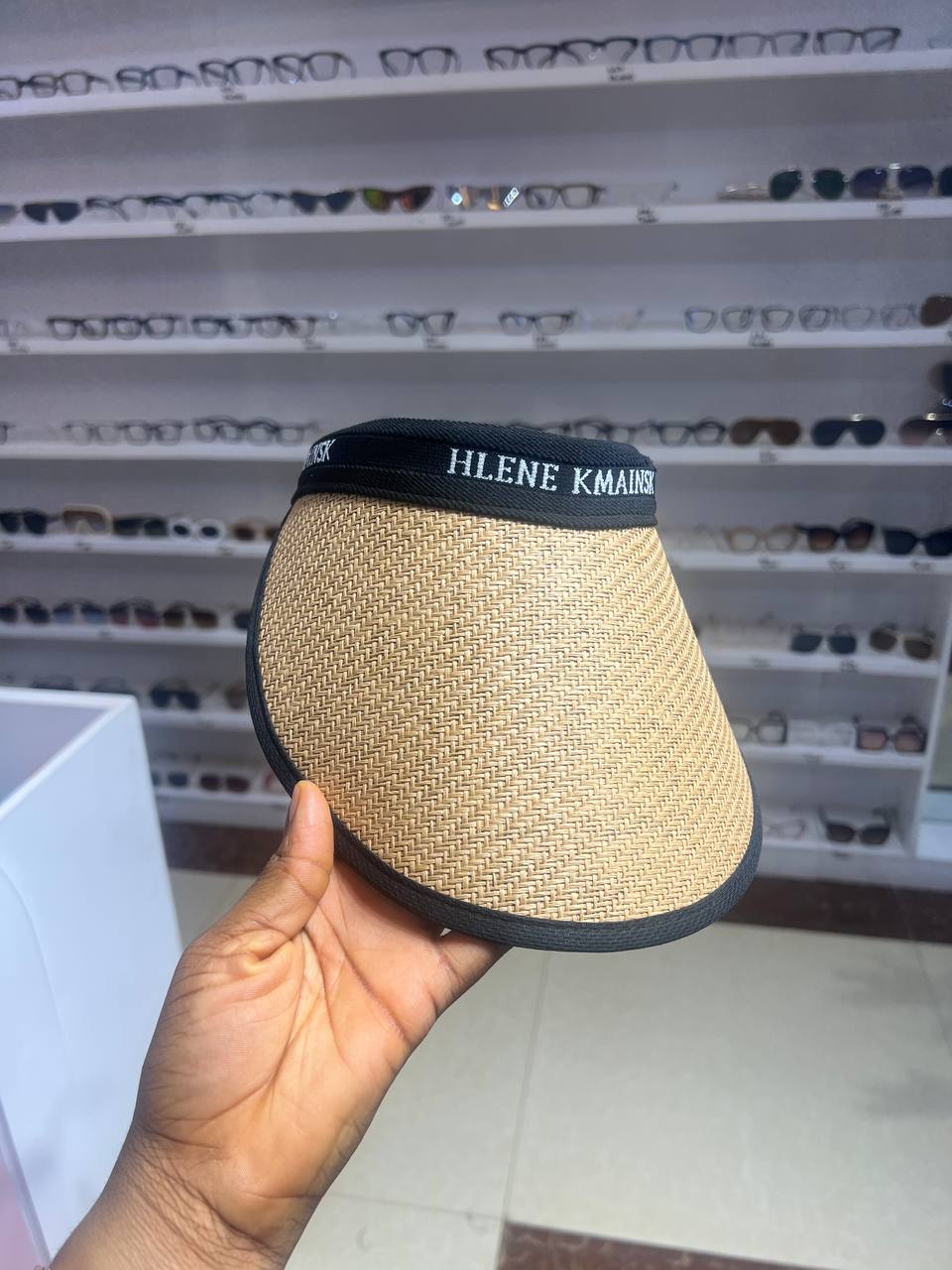 HLENE KMAINSK HALF CAP