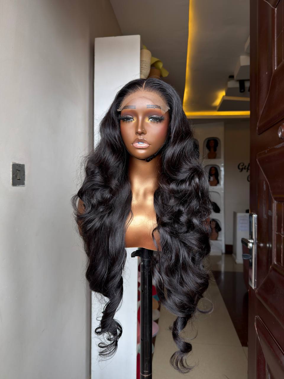 32 INCHES 5 BY 5 CLOSURE MULTIPLE DONOR BOUNCY WIG(153-GG AVAILABLE )