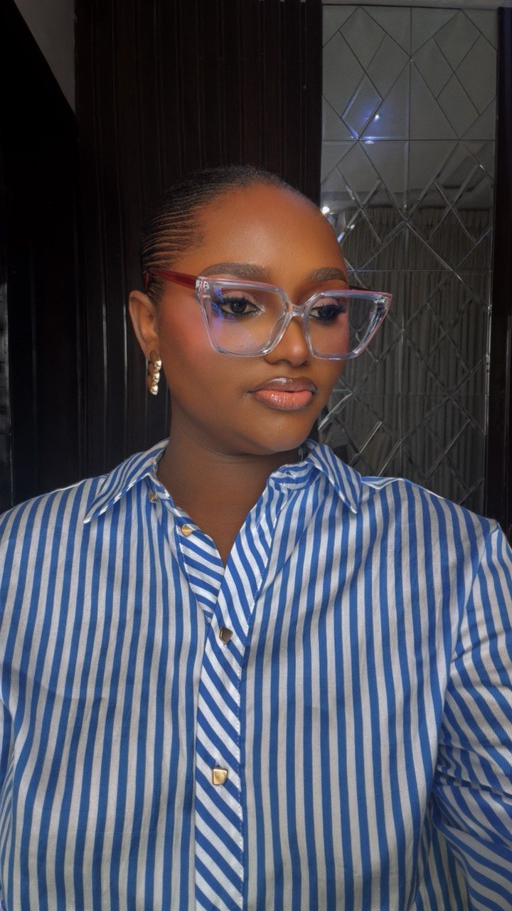 Glasses 921 - Photochromic and anti blue light lens , spring hinge handle , very strong for prescription and fashion