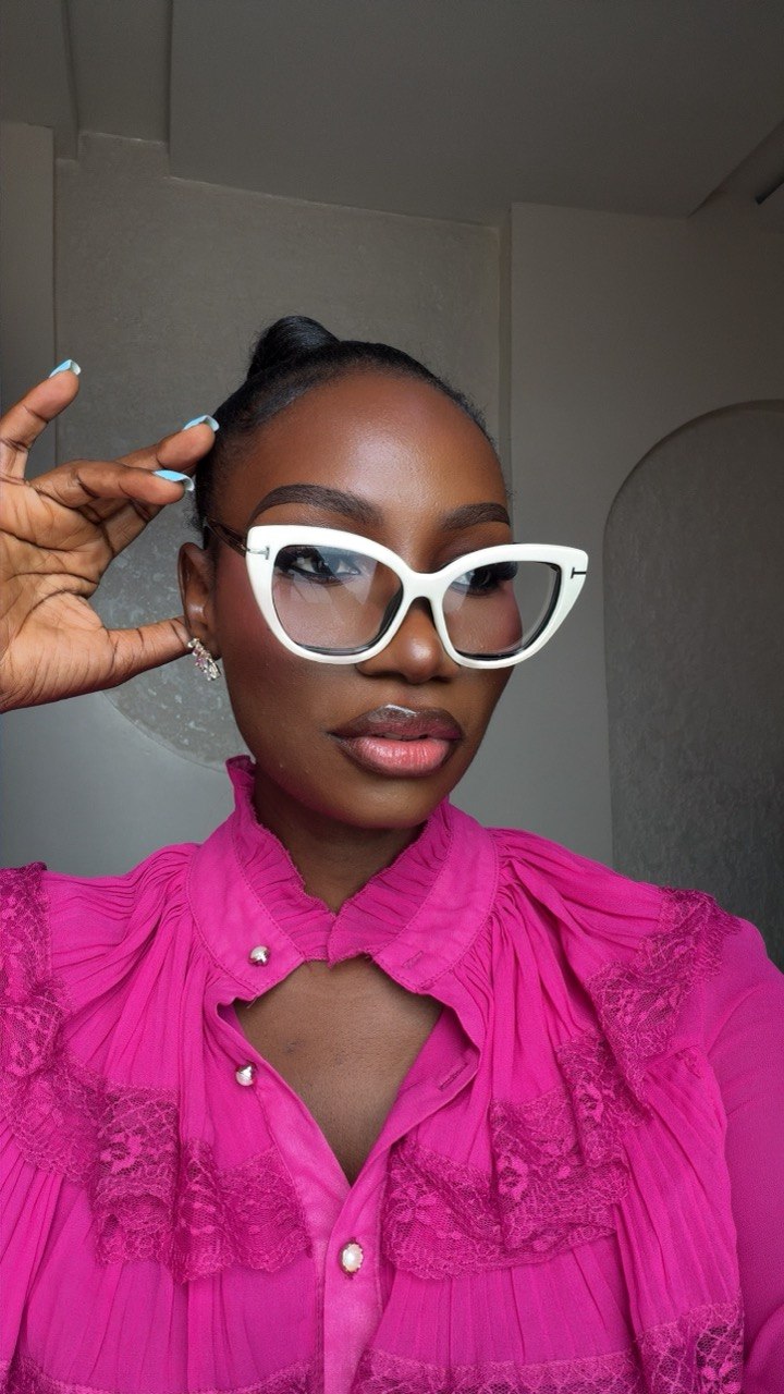 GLASSES 1002 MAGNETIC CLIP-ON FRAMES (ONE FRAME, FIVE STYLISH CLIP-ONS)