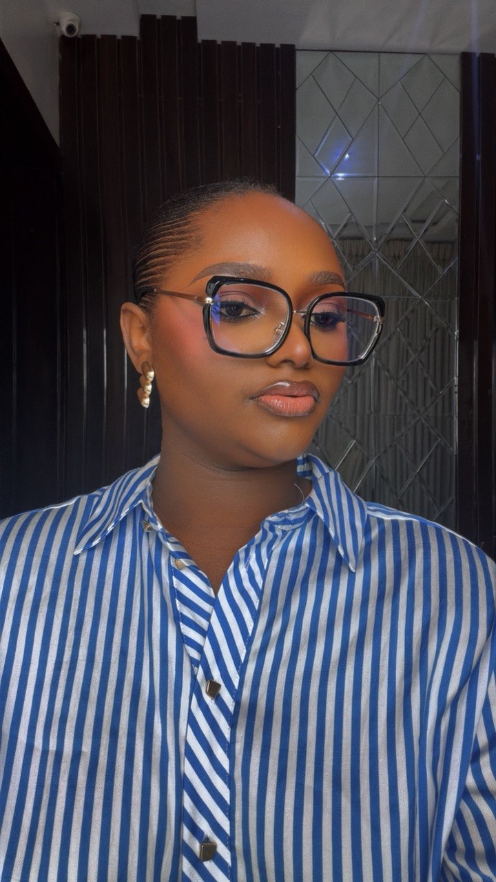 Glasses 924 - Photochromic and anti blue light lens , spring hinge handle , very strong for prescription and fashion