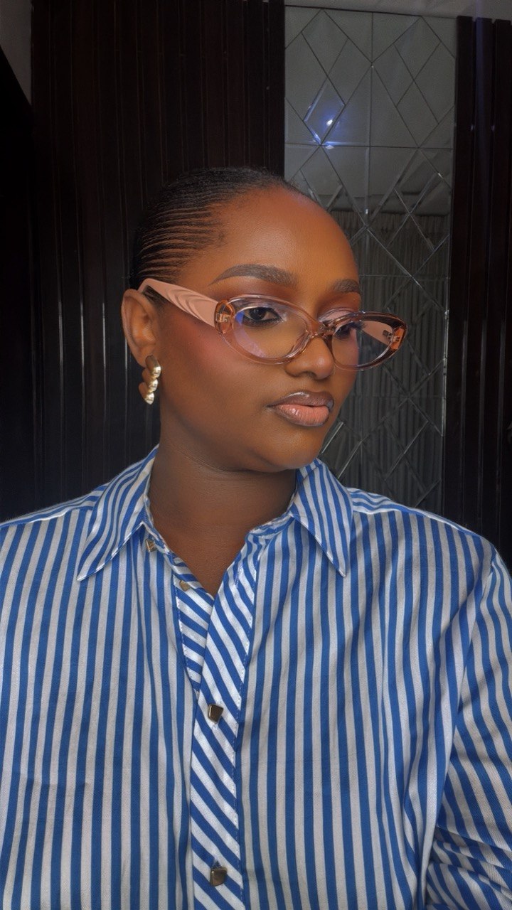 Glasses 923 - Photochromic and anti blue light lens , spring hinge handle , very strong for prescription and fashion