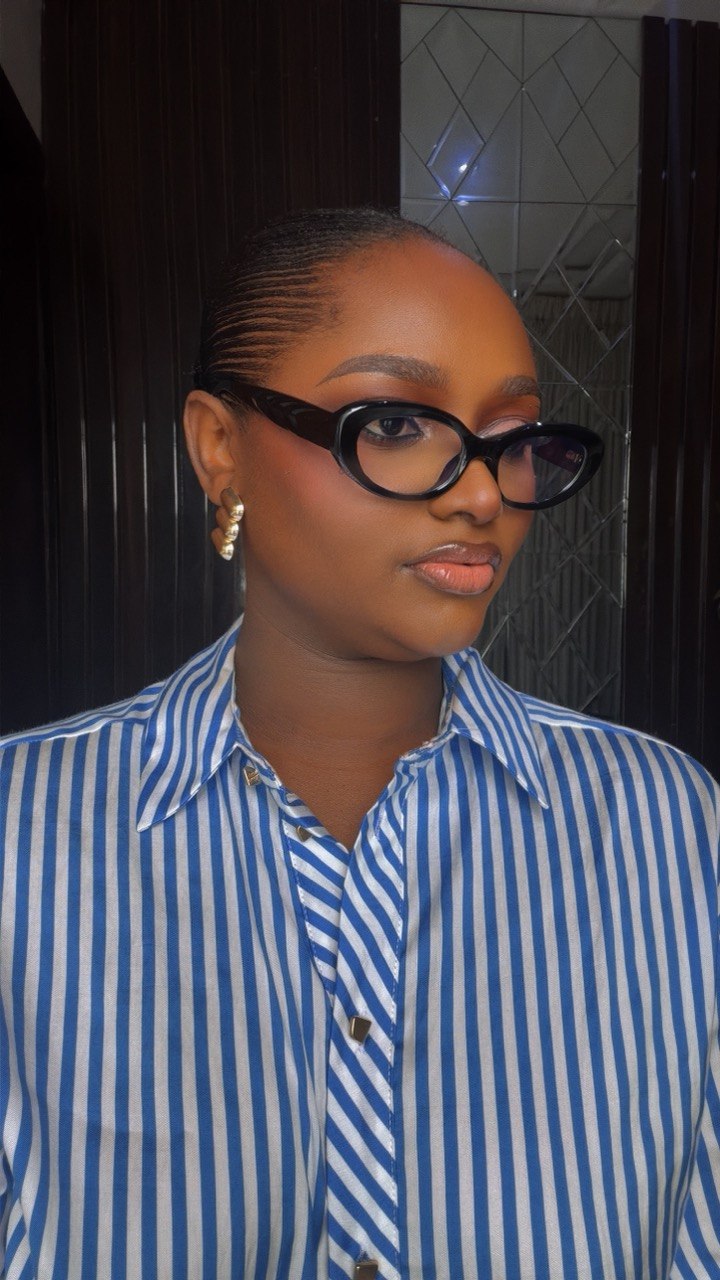 Glasses 923 - Photochromic and anti blue light lens , spring hinge handle , very strong for prescription and fashion